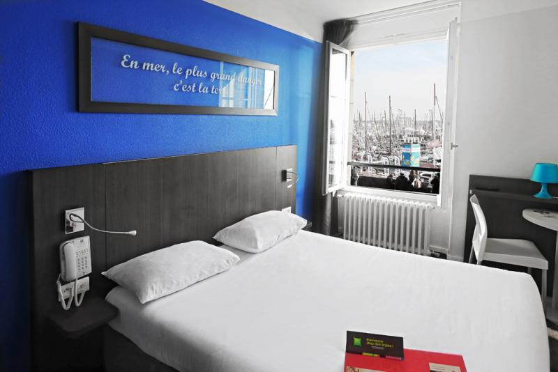 Hotel bedroom St Malo